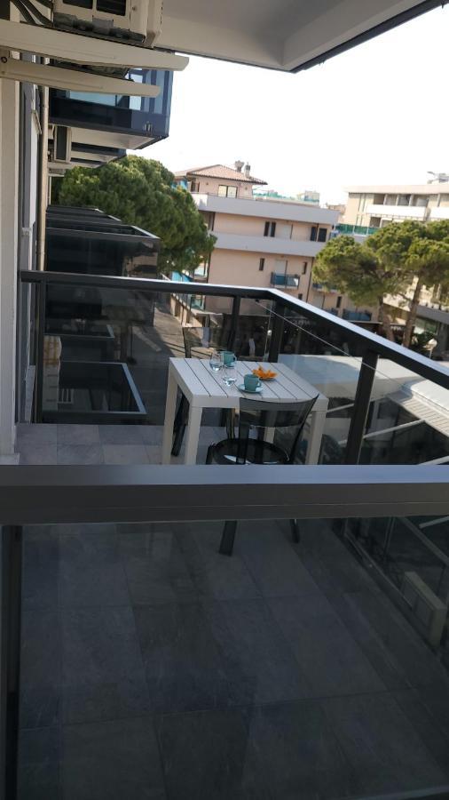 Malibu Apartment *